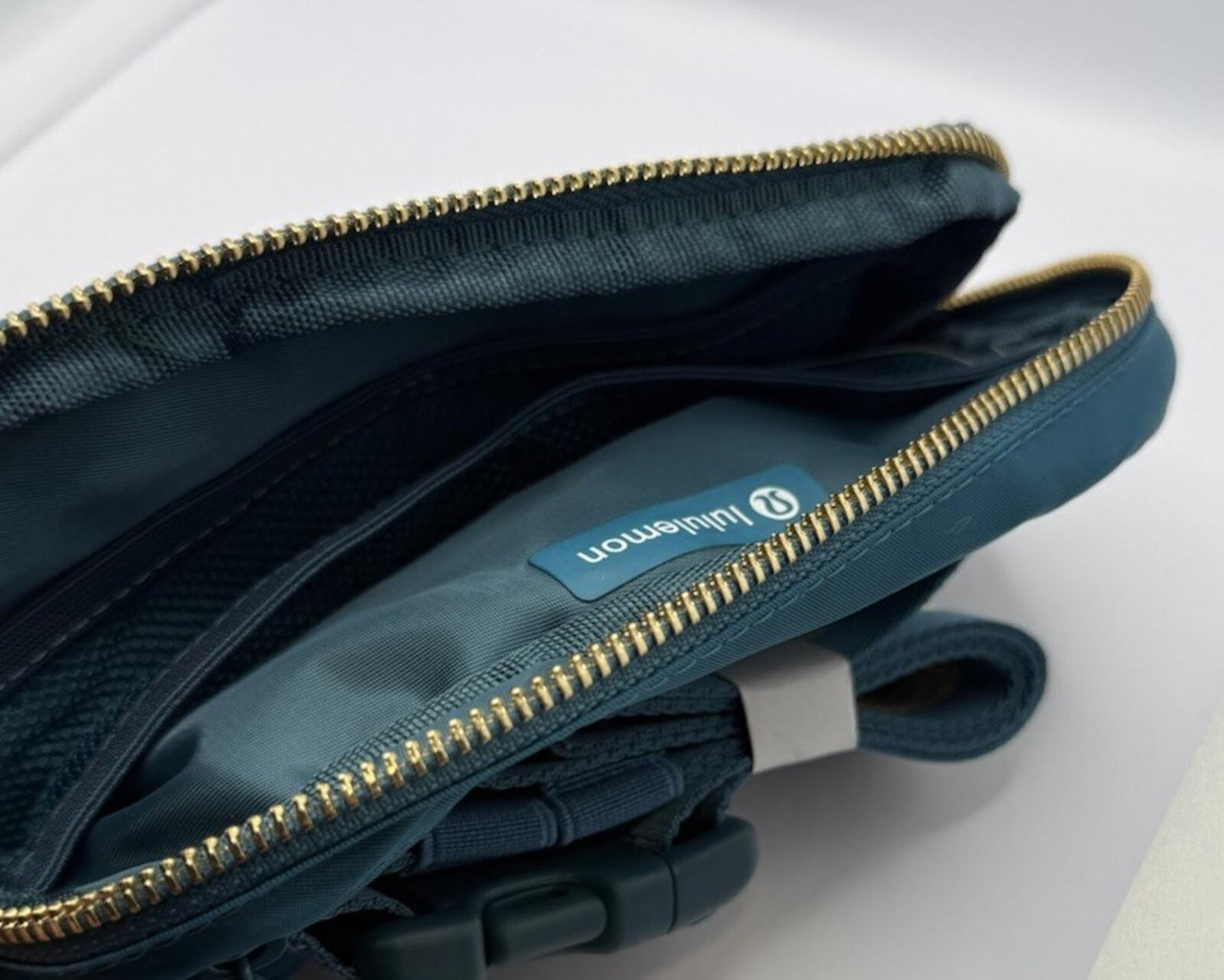 NWT Lululemon Everywhere Belt Bag 1L in Green Jasper and Gold