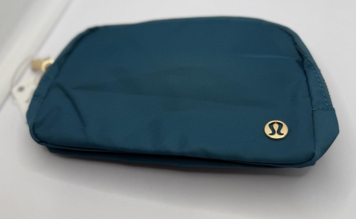 NWT Lululemon Everywhere Belt Bag 1L in Green Jasper and Gold - SoleAna